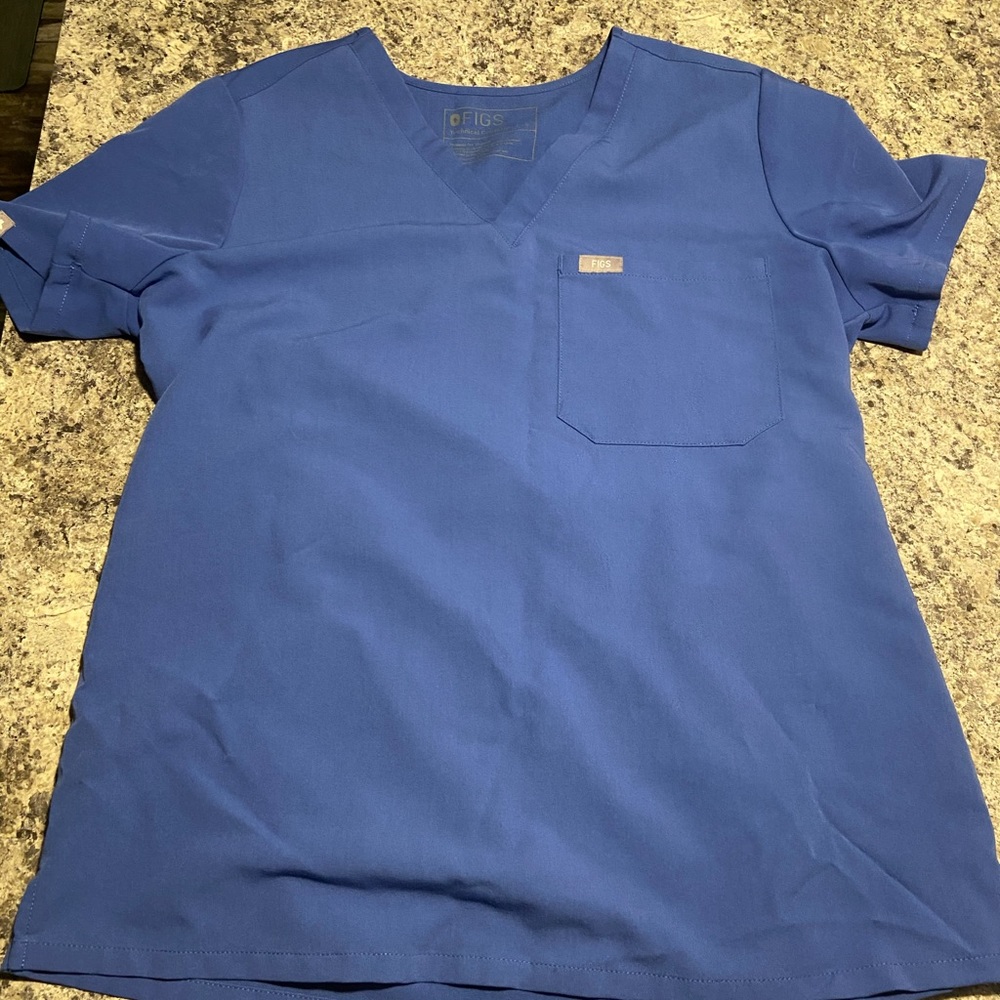 WOMAN’S FIGS CATARINA SCRUB TOP